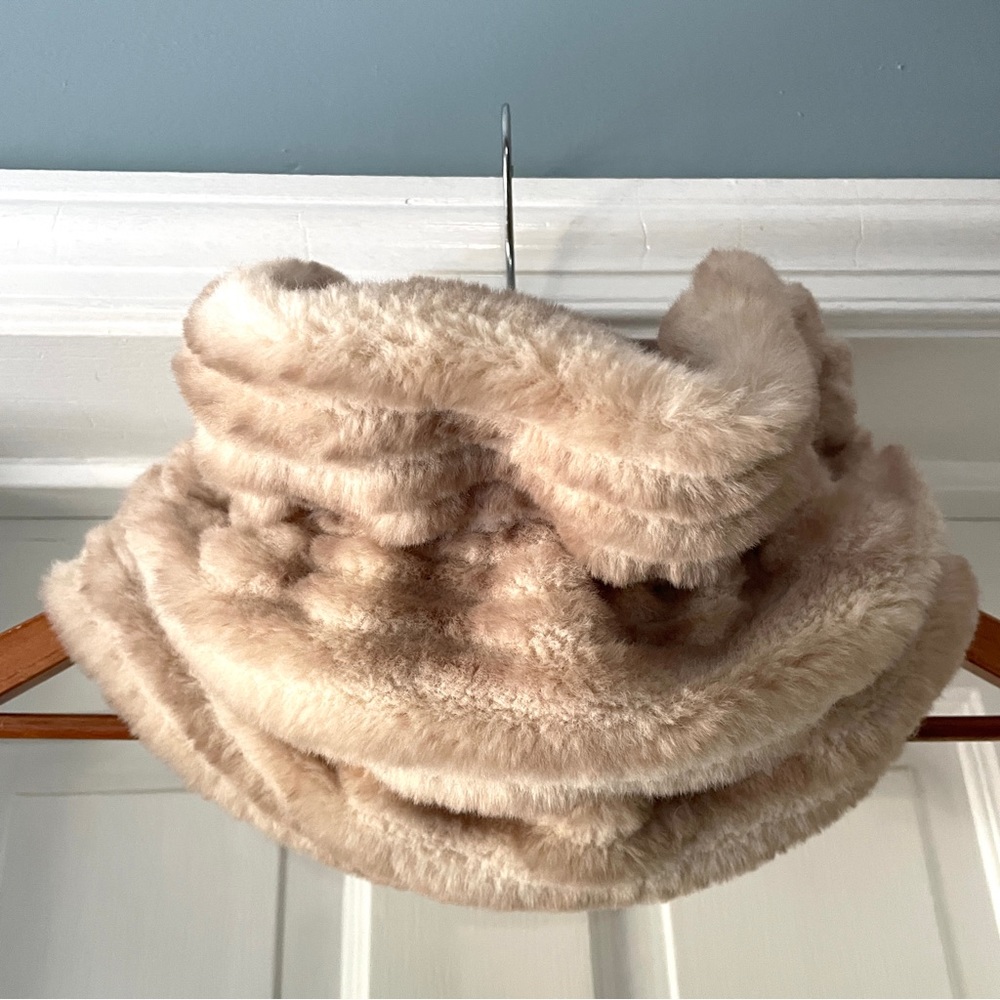 La Fiorentina Infinity Faux Fur Scarf Cowl in Beige Tan Size OS